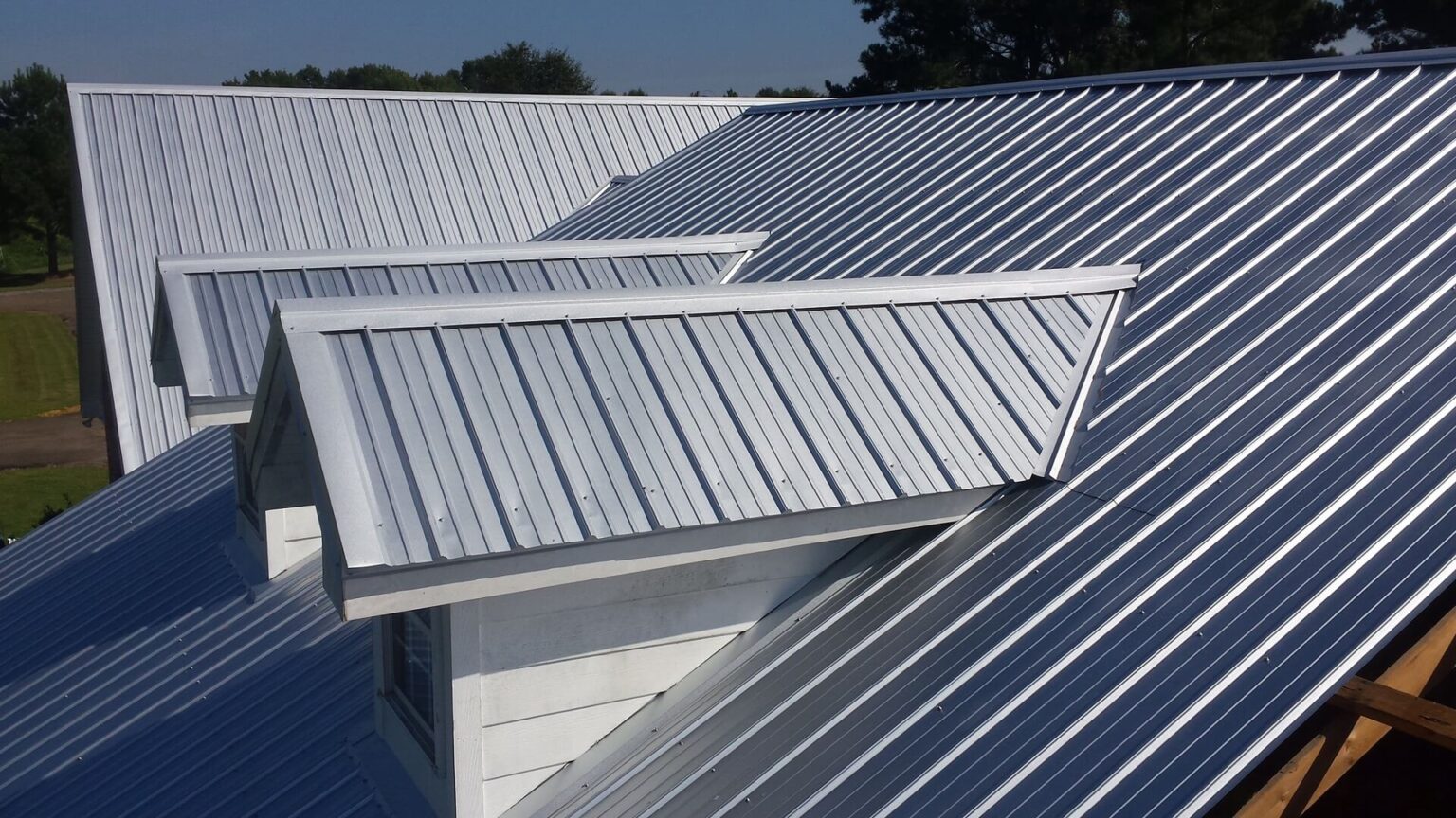 miami-beach-s-metal-roofing-installation-replacement-repairs-pros